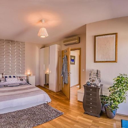 Budapest Top Apartment With Private 90 Sqm Rooftop, Free Parking And Air Condition Exterior foto