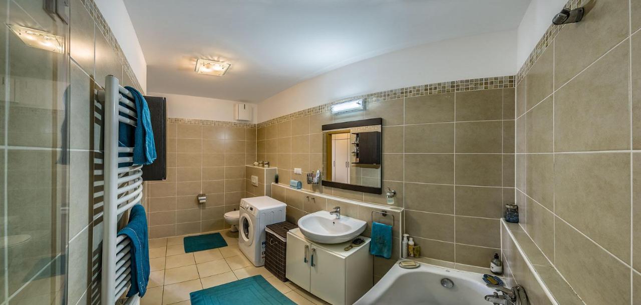 Budapest Top Apartment With Private 90 Sqm Rooftop, Free Parking And Air Condition Exterior foto